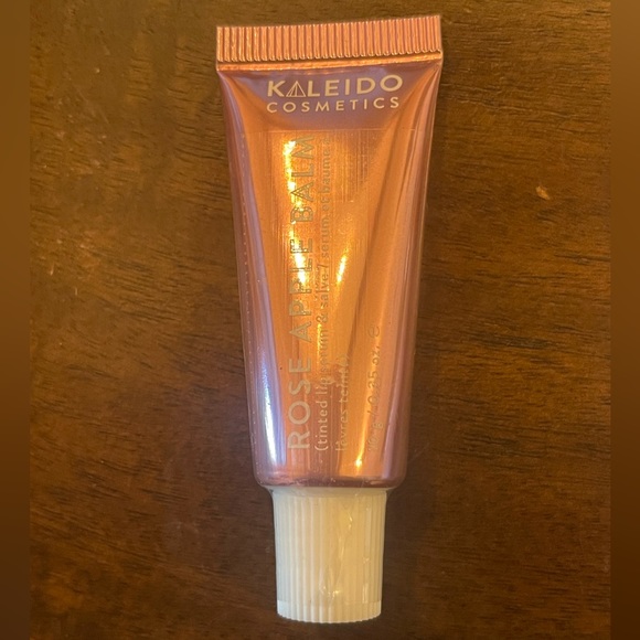 Ipsy bag with 6 new make up & beauty items - Picture 2 of 9